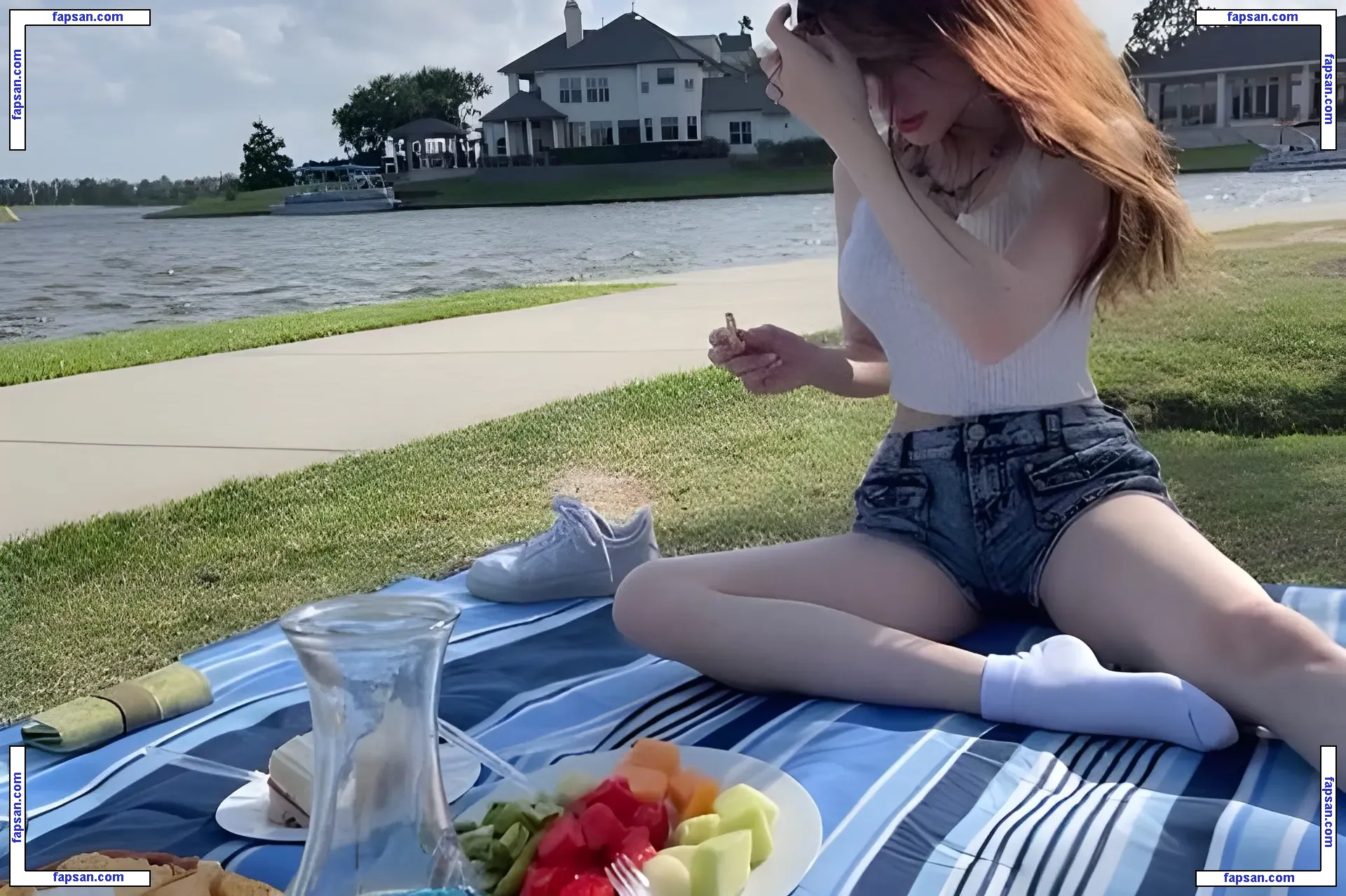 emmyuh nude photo #0017 from OnlyFans