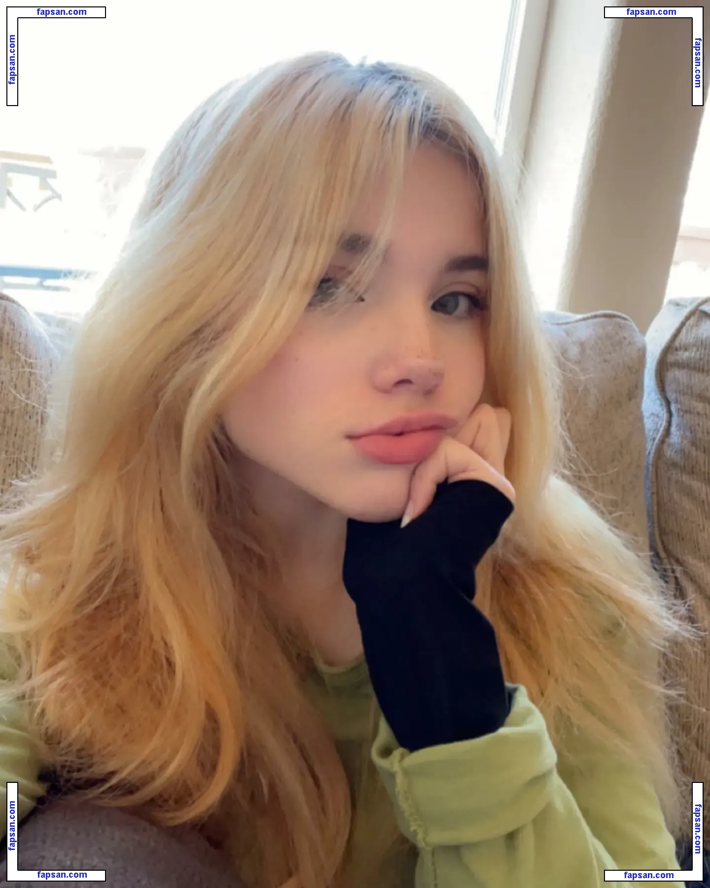 emmyuh nude photo #0027 from OnlyFans