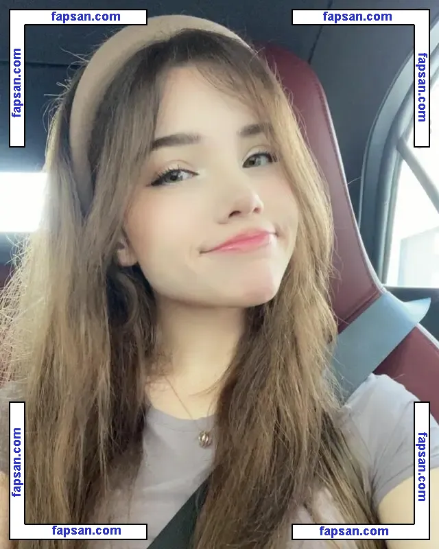 emmyuh nude photo #0038 from OnlyFans