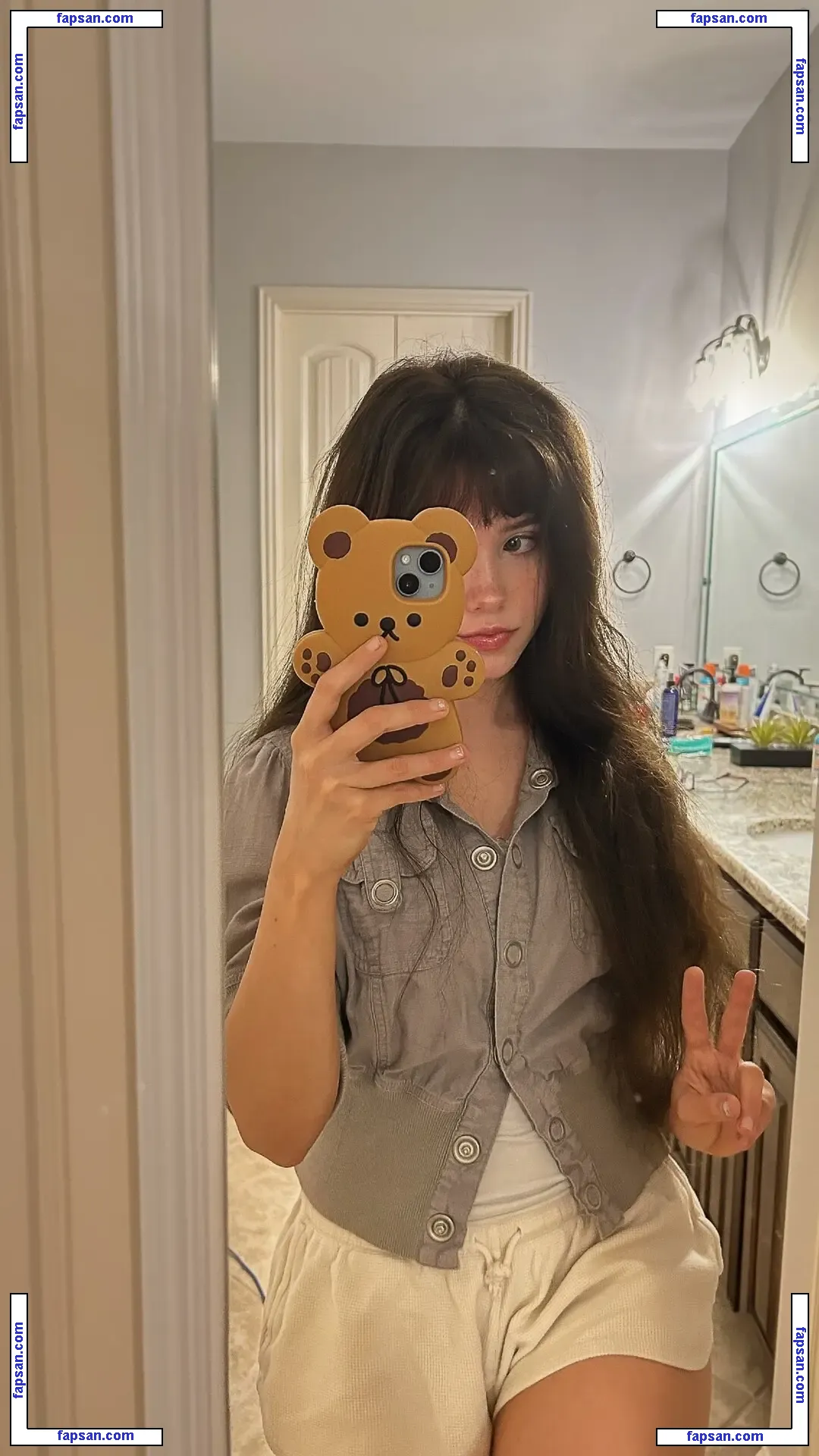 emmyuh nude photo #0099 from OnlyFans