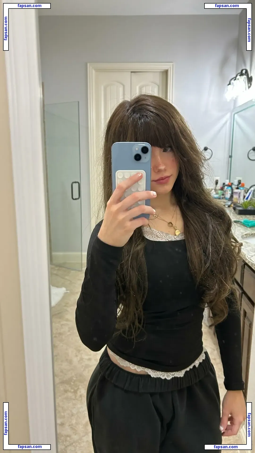 emmyuh nude photo #0101 from OnlyFans