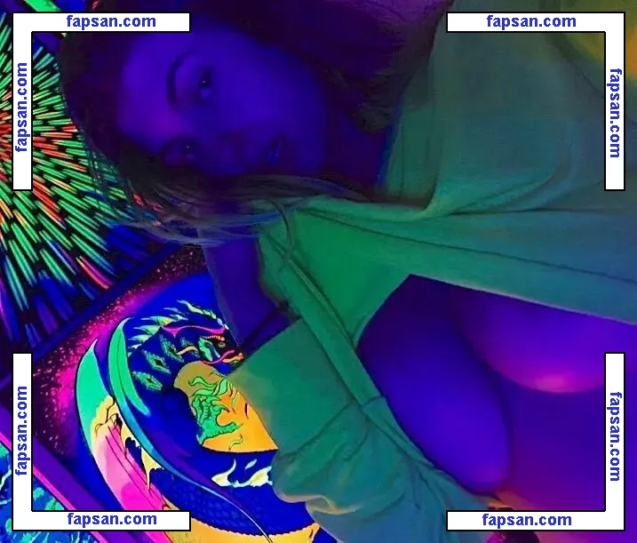 emmzzzzy голая фото #0001 с Онлифанс