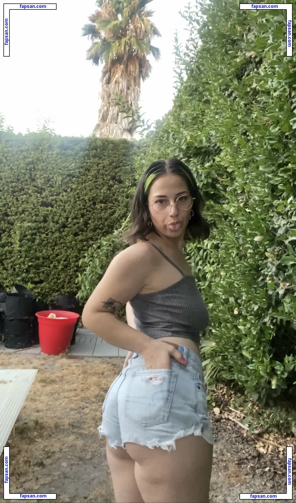 emocranberries голая фото #0025 с Онлифанс