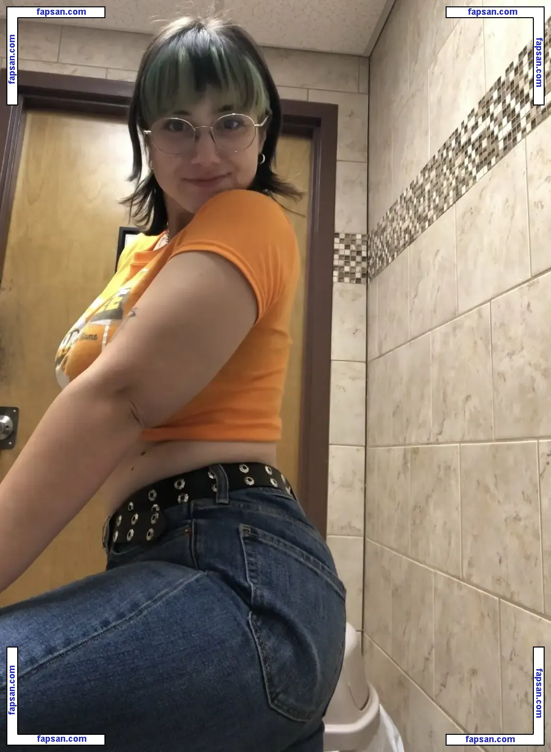 emocranberries голая фото #0033 с Онлифанс