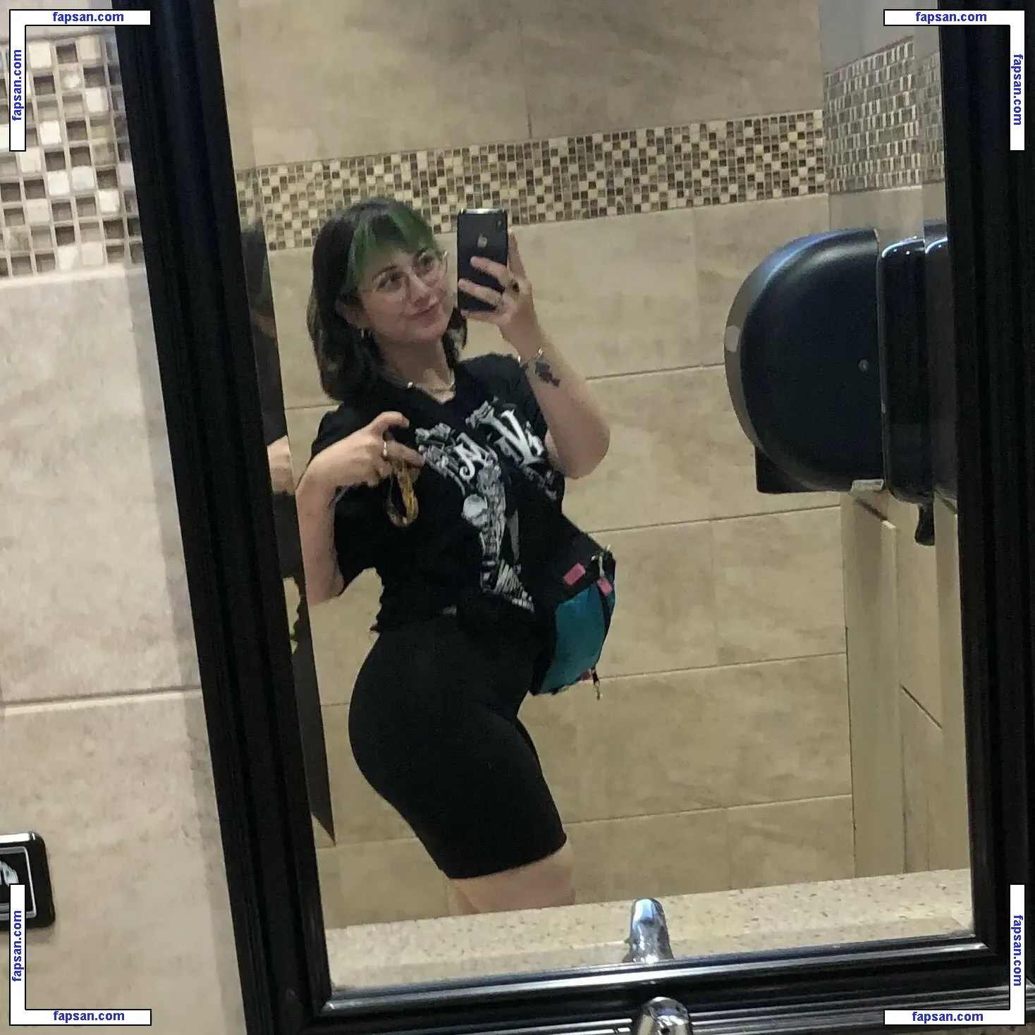 emocranberries голая фото #0034 с Онлифанс