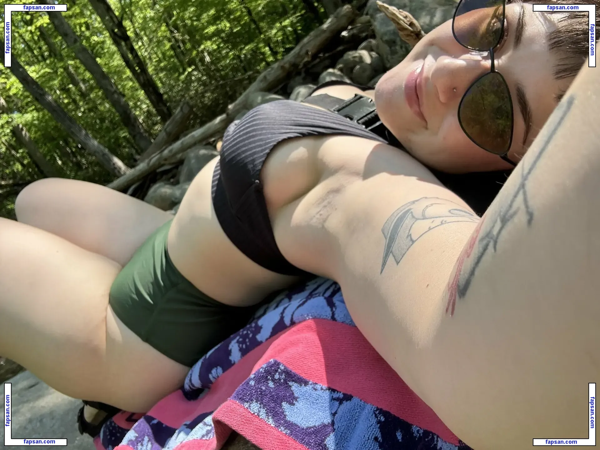 emocranberries голая фото #0035 с Онлифанс