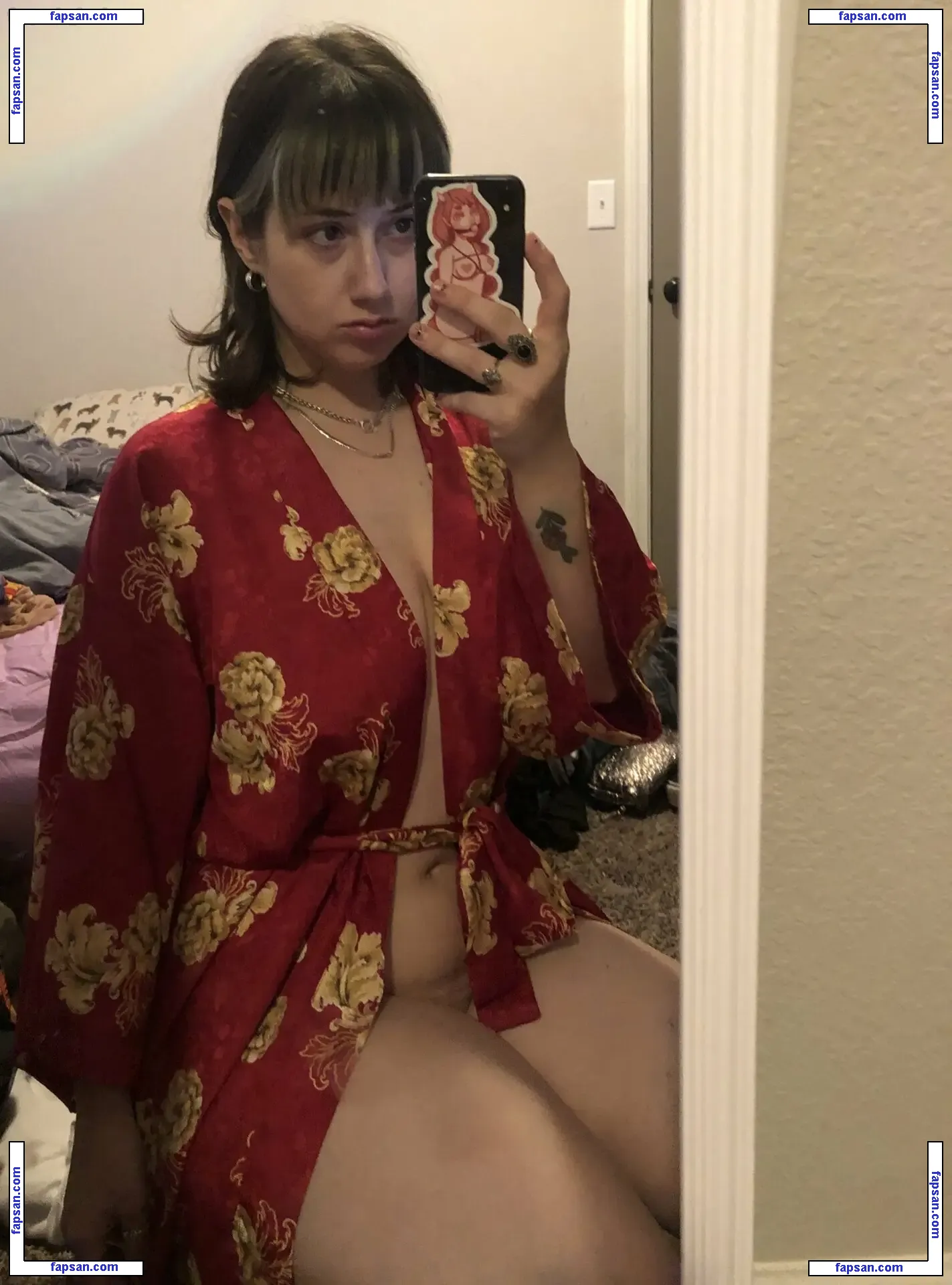 emocranberries голая фото #0036 с Онлифанс