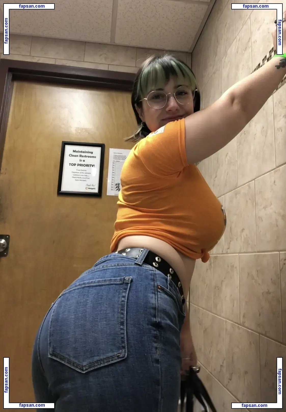 emocranberries голая фото #0039 с Онлифанс