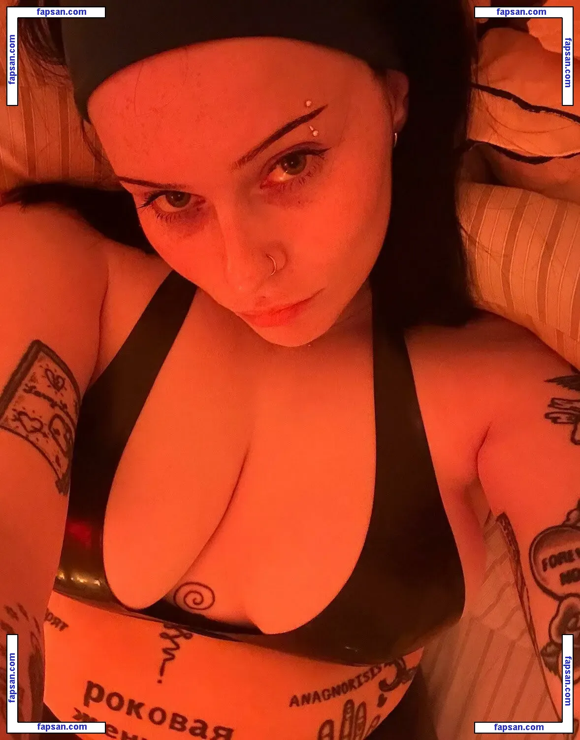 emowag420 голая фото #0002 с Онлифанс