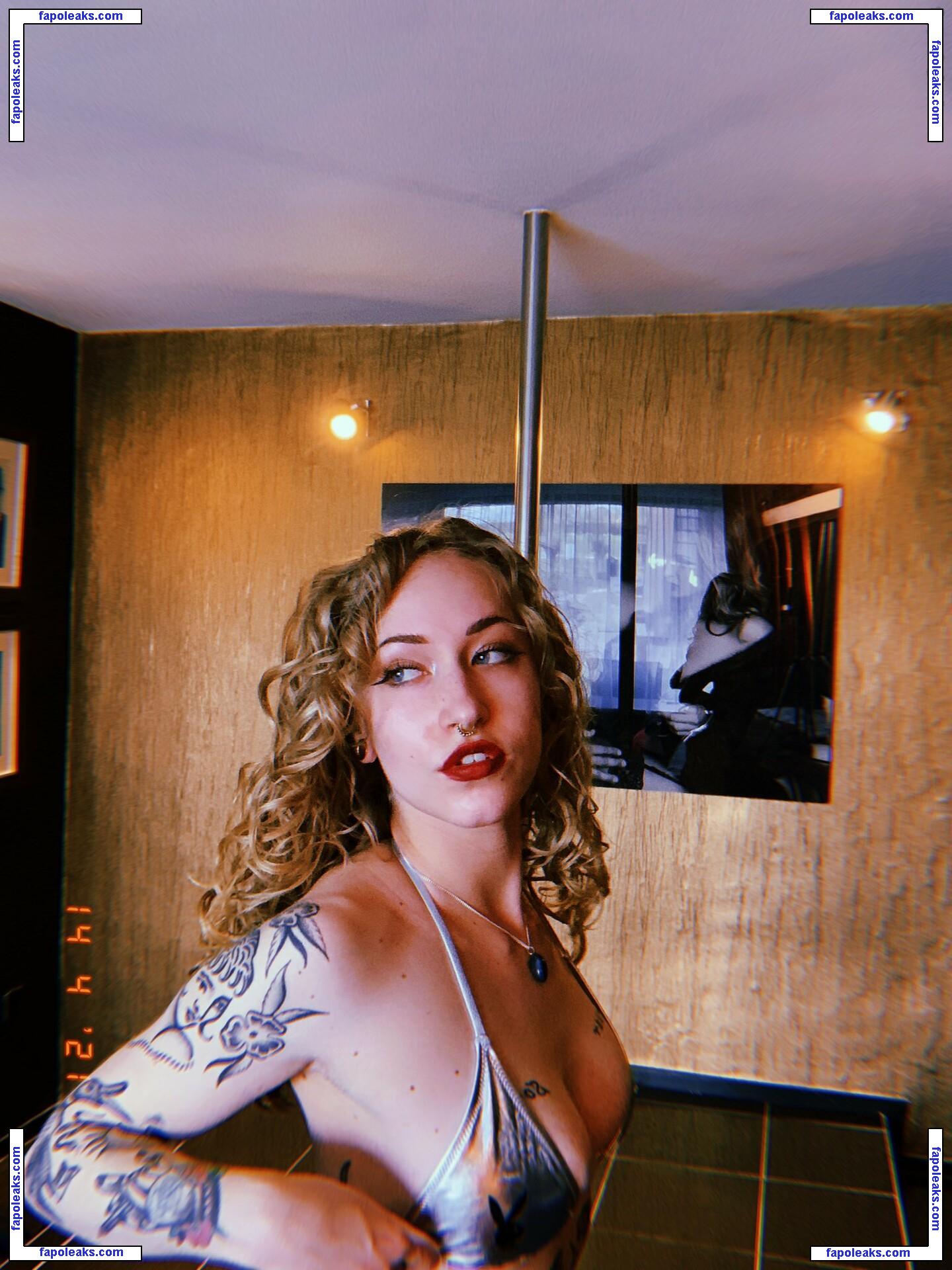 empressscarlett / phiedeltje nude photo #0017 from OnlyFans