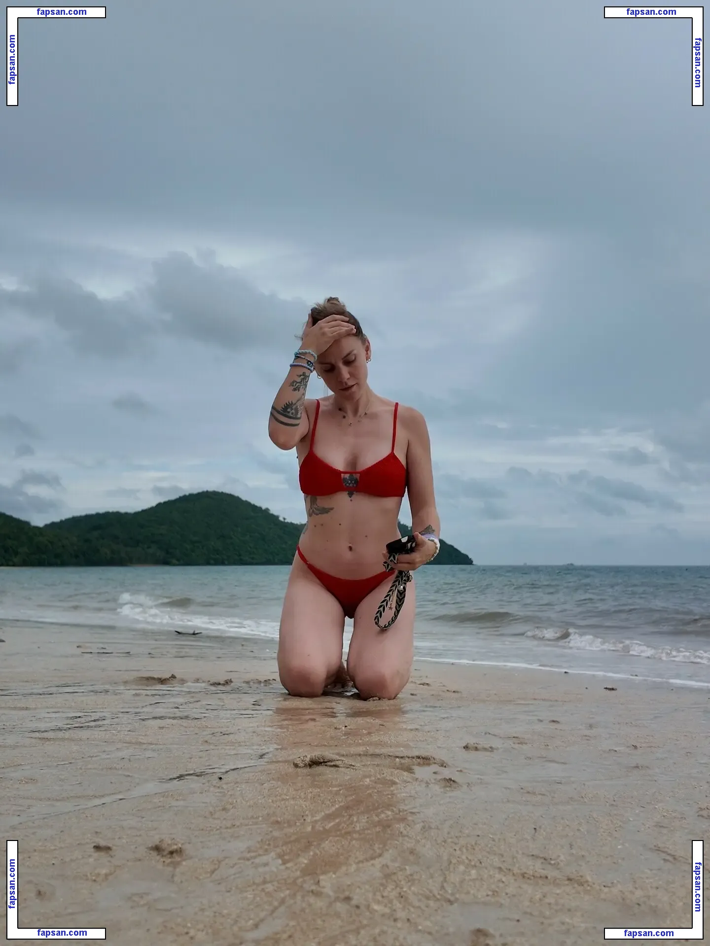 Emy LTR nude photo #0035 from OnlyFans