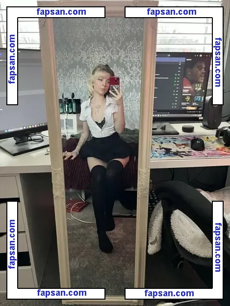 Emzeeni голая фото #0004 с Онлифанс