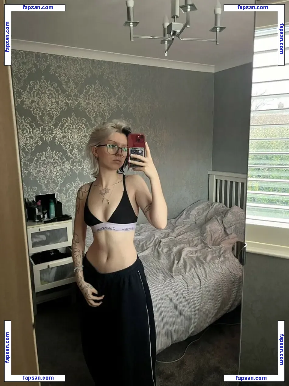 Emzeeni голая фото #0005 с Онлифанс