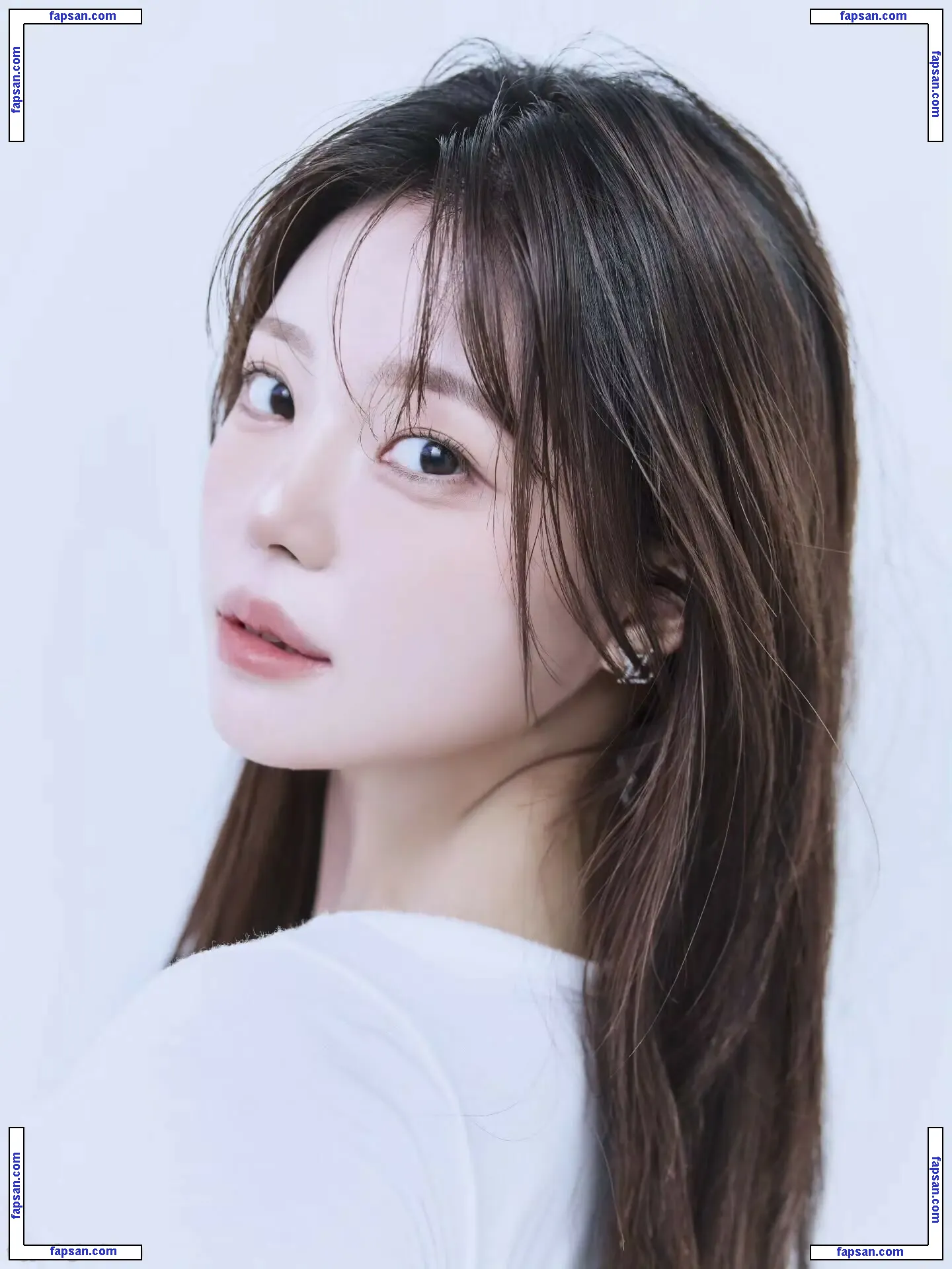 ENA голая фото #0010 с Онлифанс