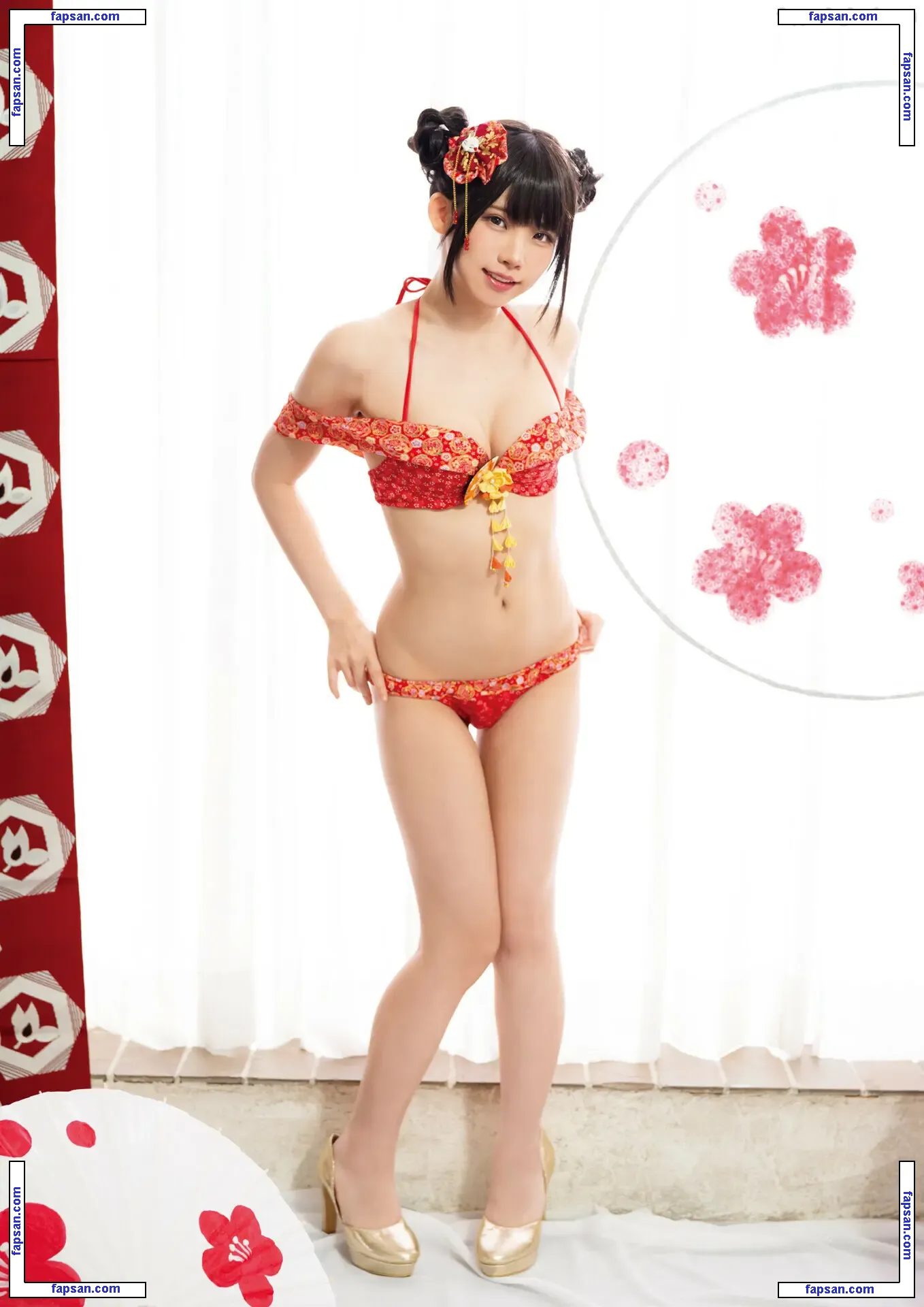 Enako nude photo #0386 from OnlyFans