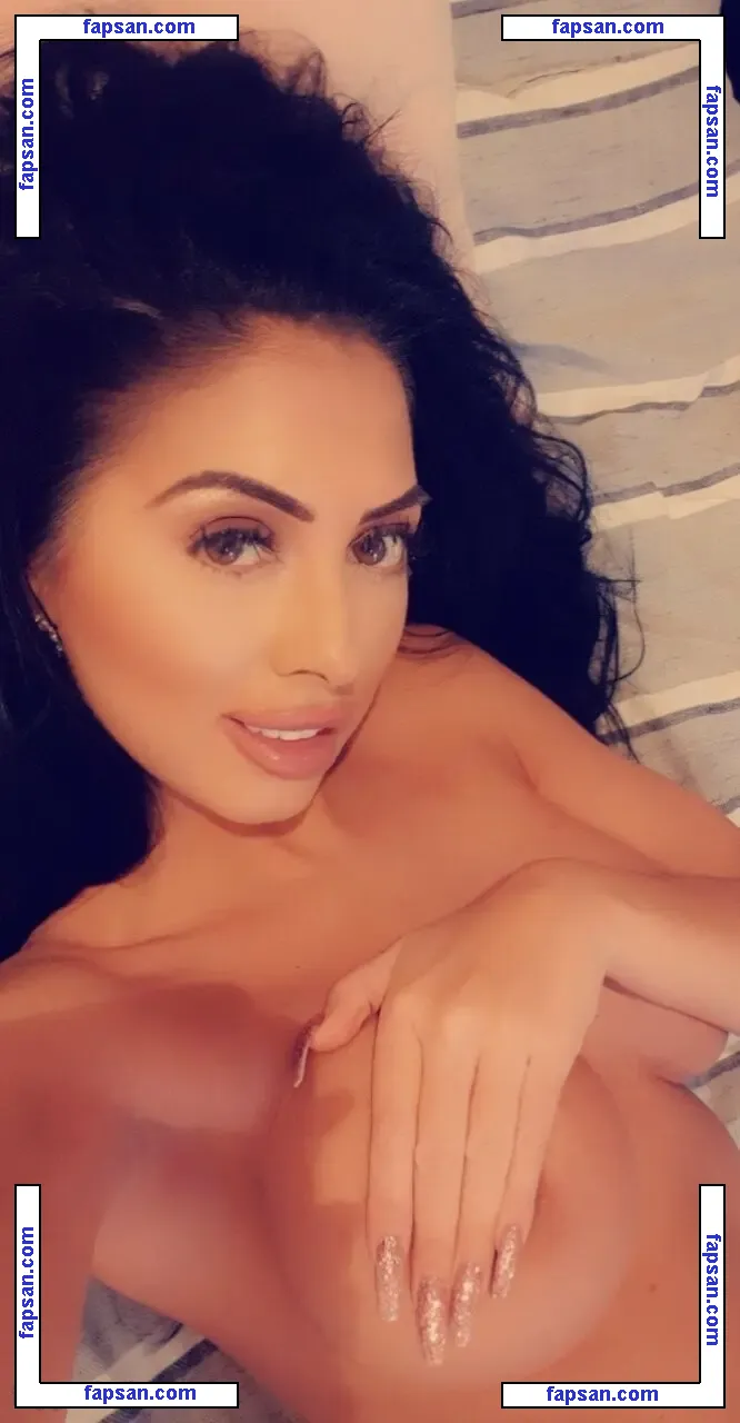 English-teacola-rose nude photo #0010 from OnlyFans