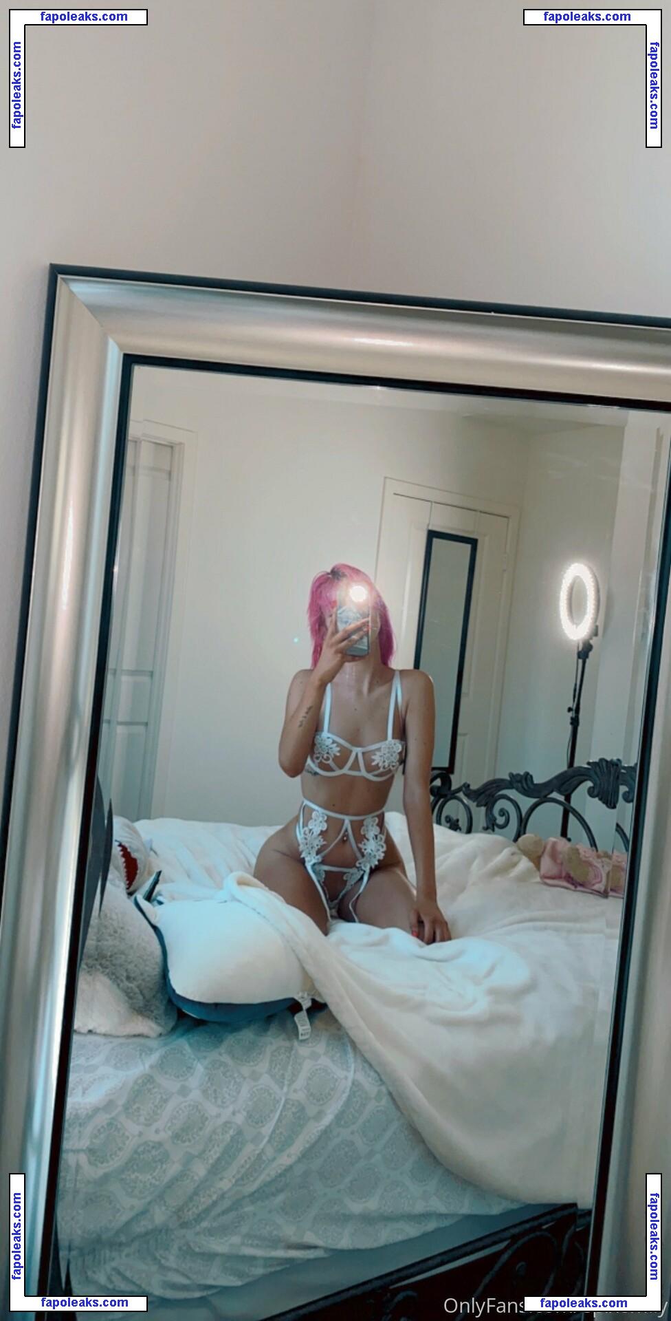 epixemily / Emily Rose nude photo #0030 from OnlyFans