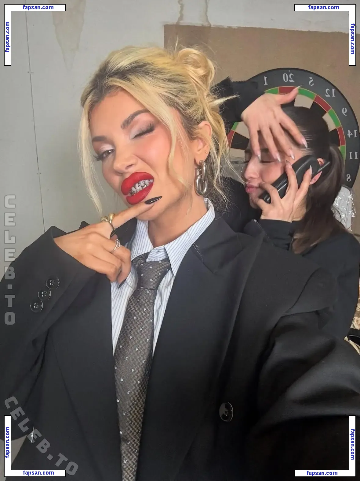 Era Istrefi голая фото #0008 с Онлифанс