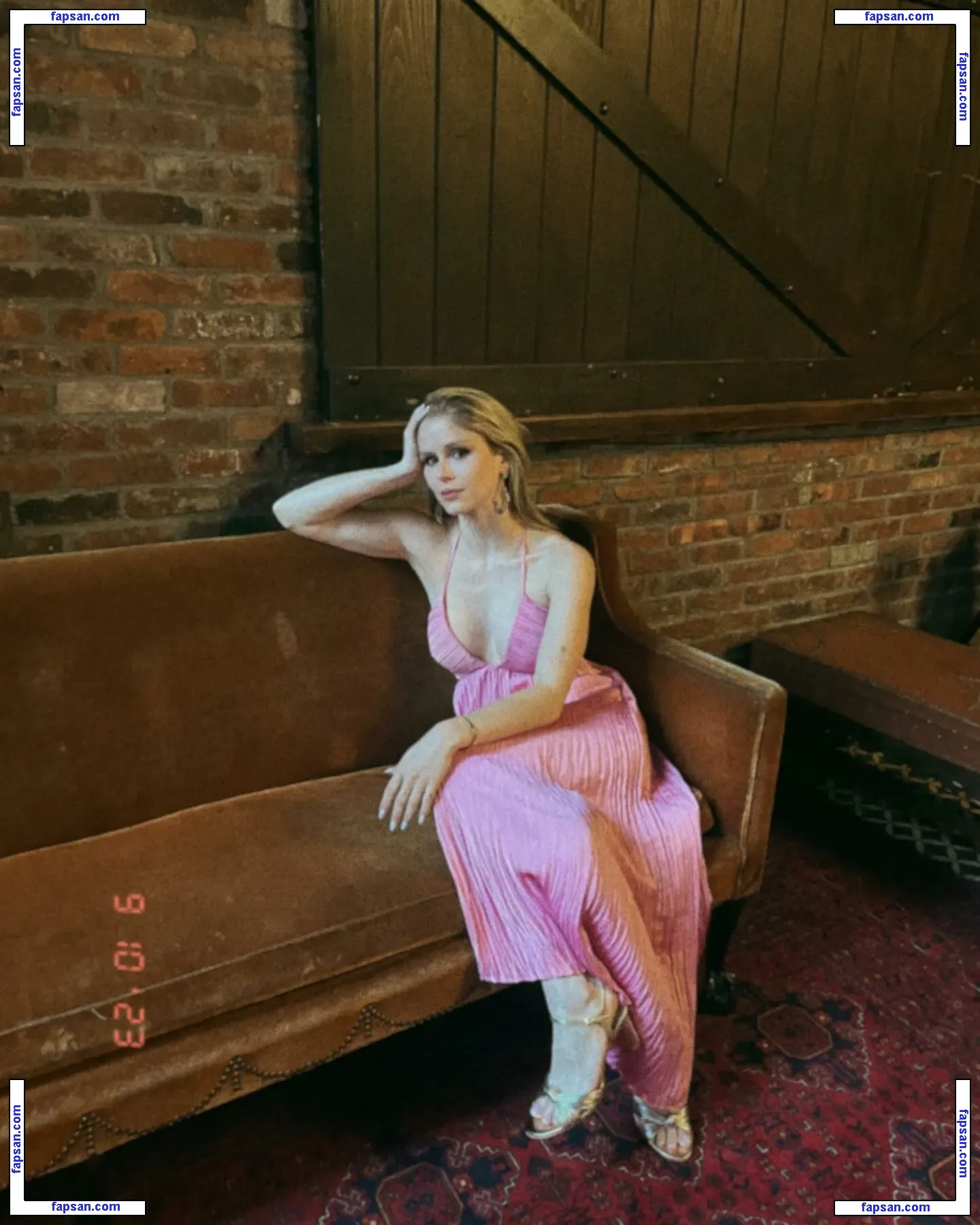 Erin Moriarty голая фото #0196 с Онлифанс