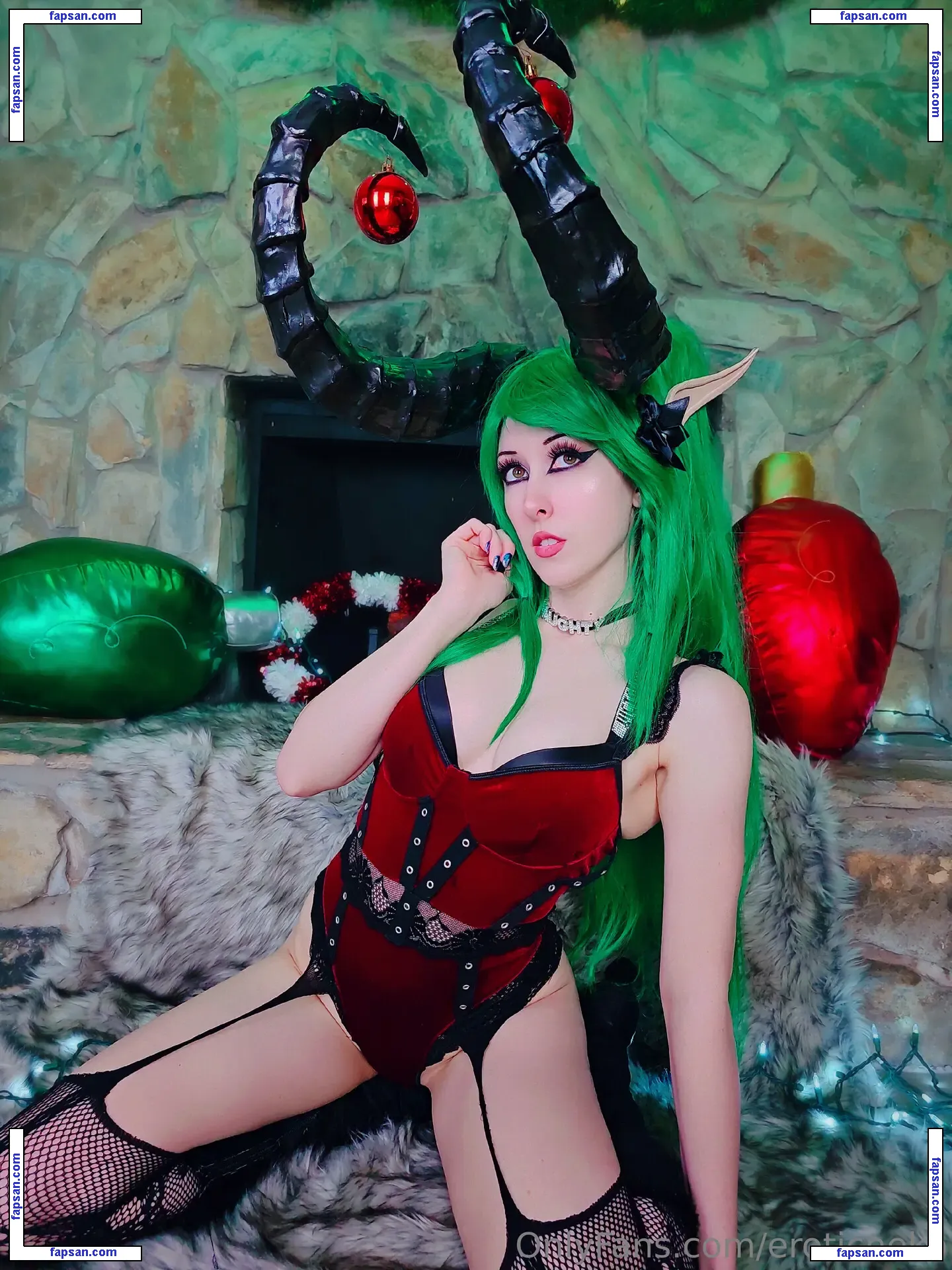 Eroticneko голая фото #0175 с Онлифанс