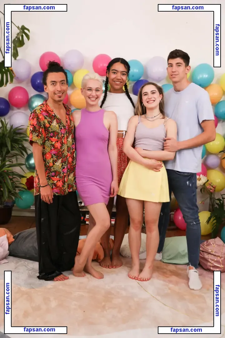 Ersties голая фото #0436 с Онлифанс