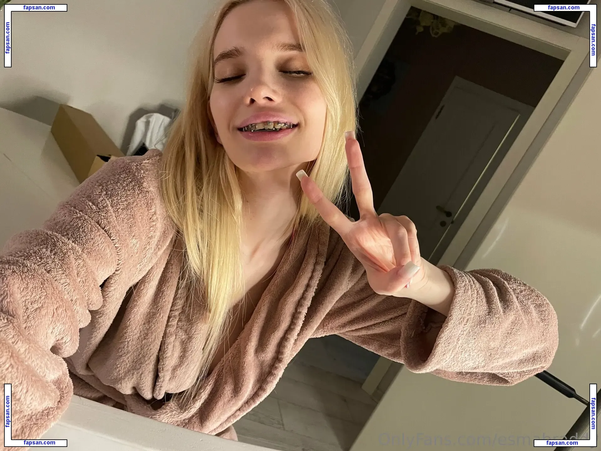 Esmabraddy nude photo #0002 from OnlyFans