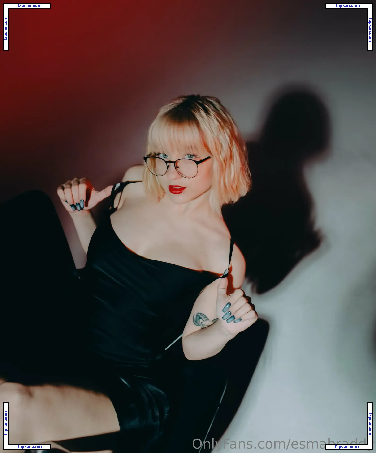 Esmabraddy nude photo #0003 from OnlyFans