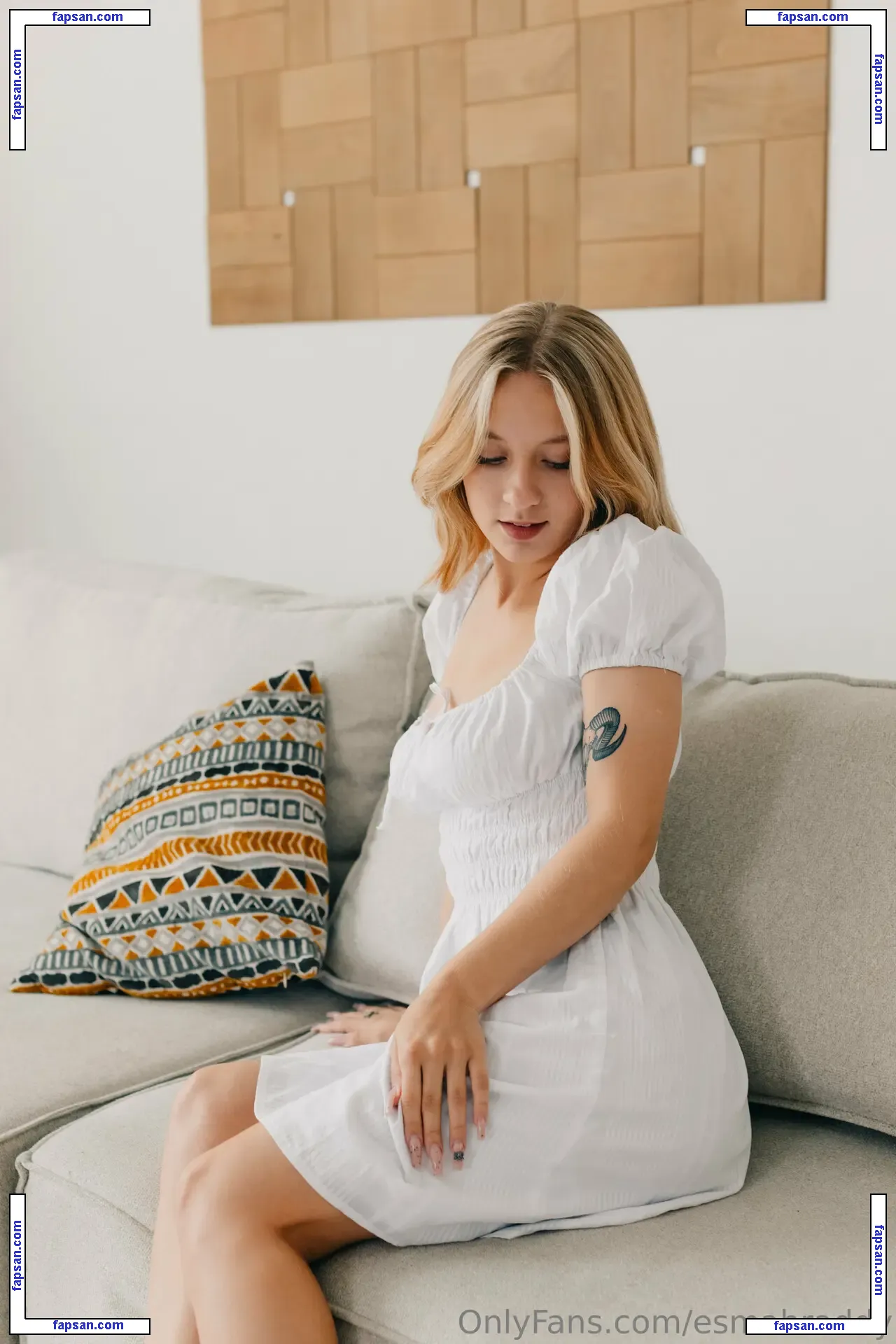 Esmabraddy nude photo #0007 from OnlyFans