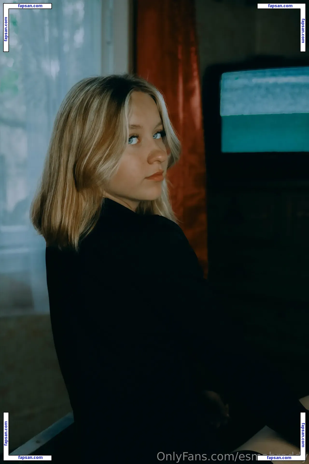 Esmabraddy nude photo #0011 from OnlyFans