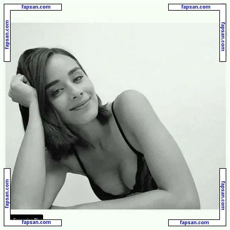 Esmeralda Pimentel nude photo #0013 from OnlyFans