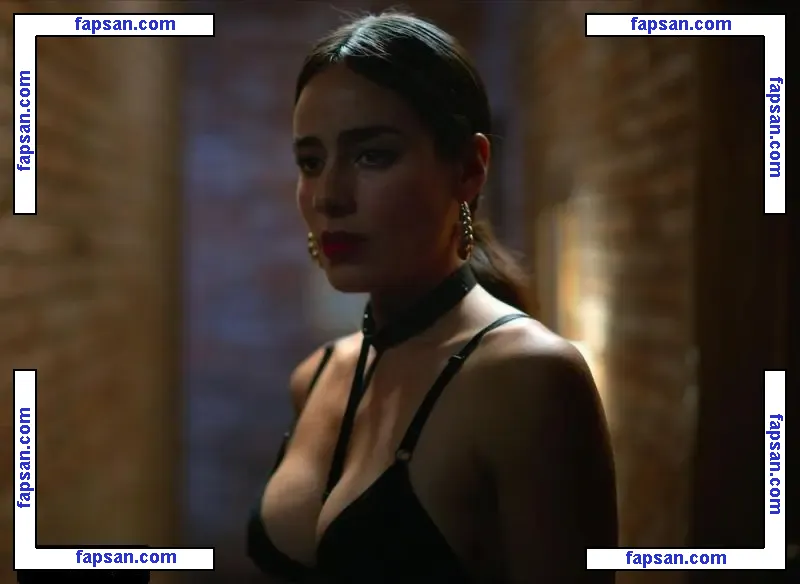 Esmeralda Pimentel nude photo #0016 from OnlyFans