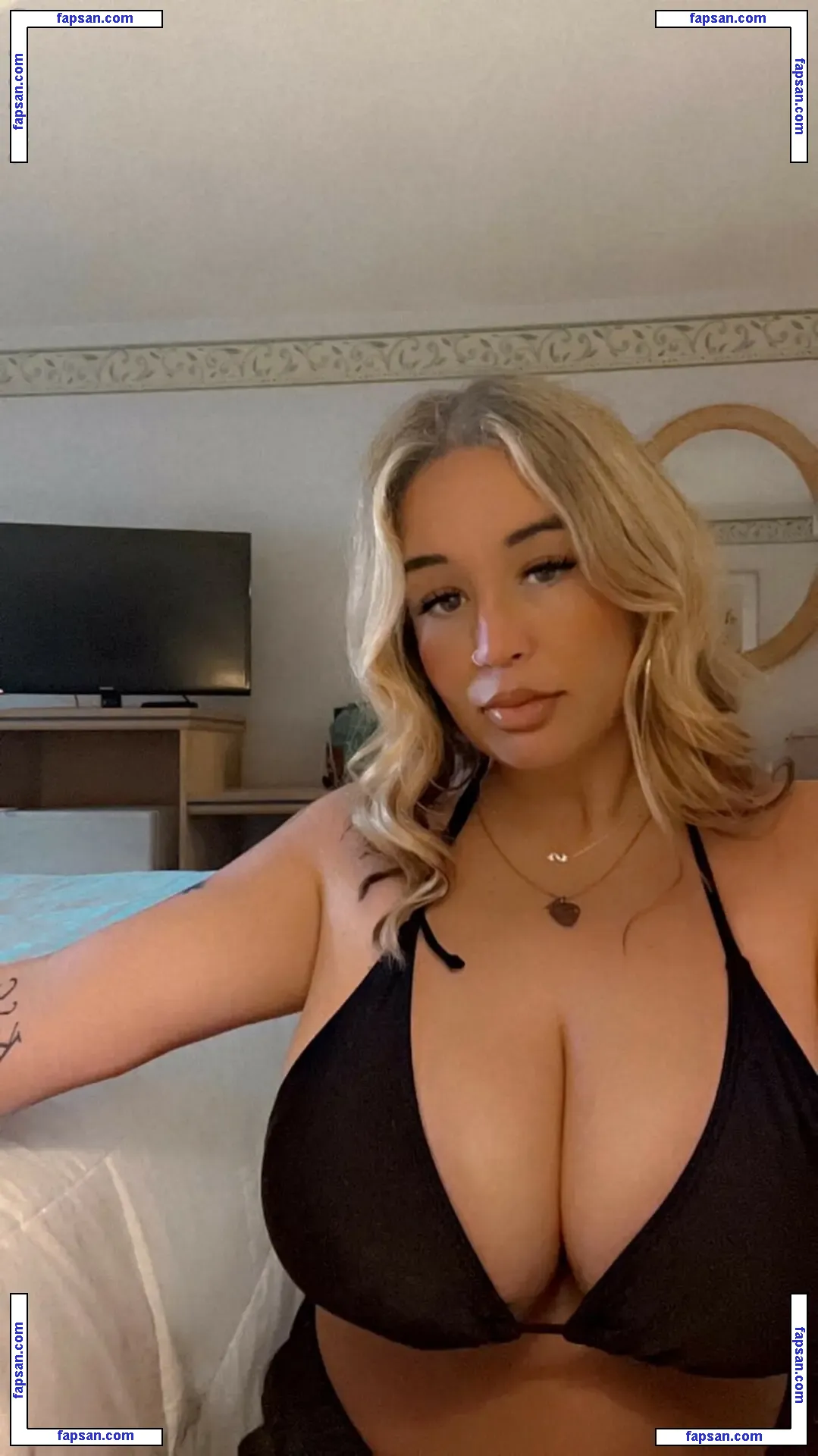 ess.kay_ голая фото #0001 с Онлифанс