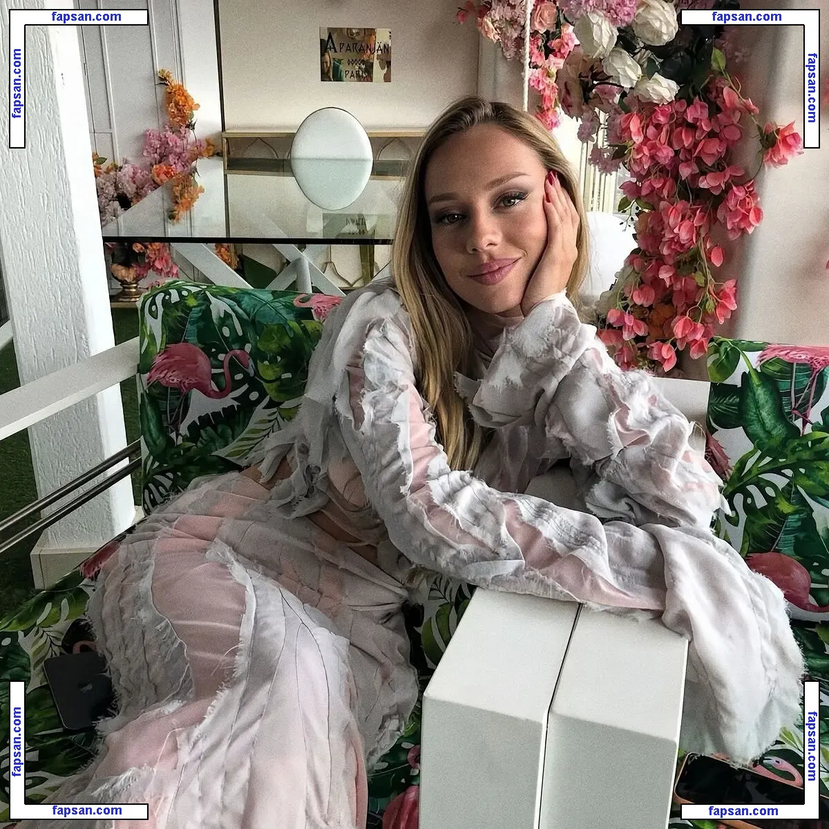 Ester Expósito nude photo #0307 from OnlyFans