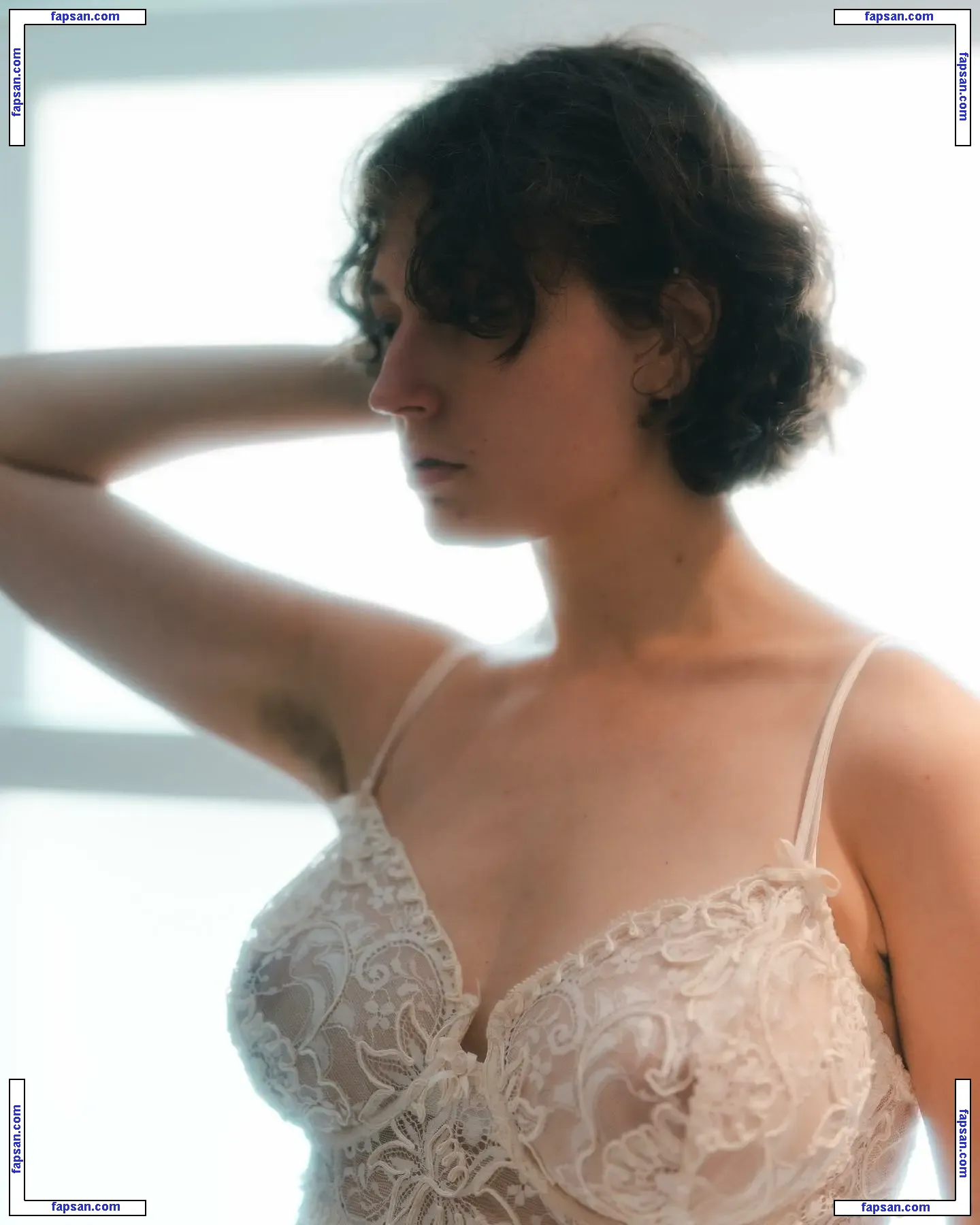 Ester Freider nude photo #0002 from OnlyFans