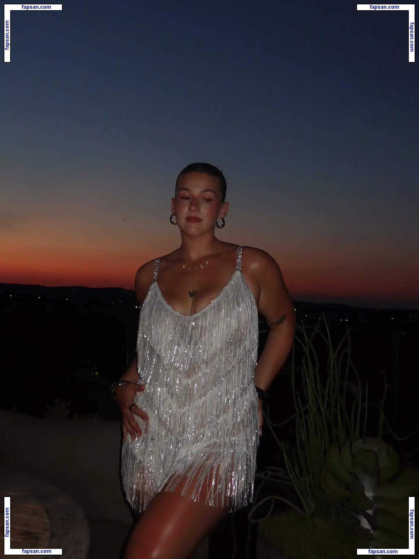esther.burden nude photo #0004 from OnlyFans