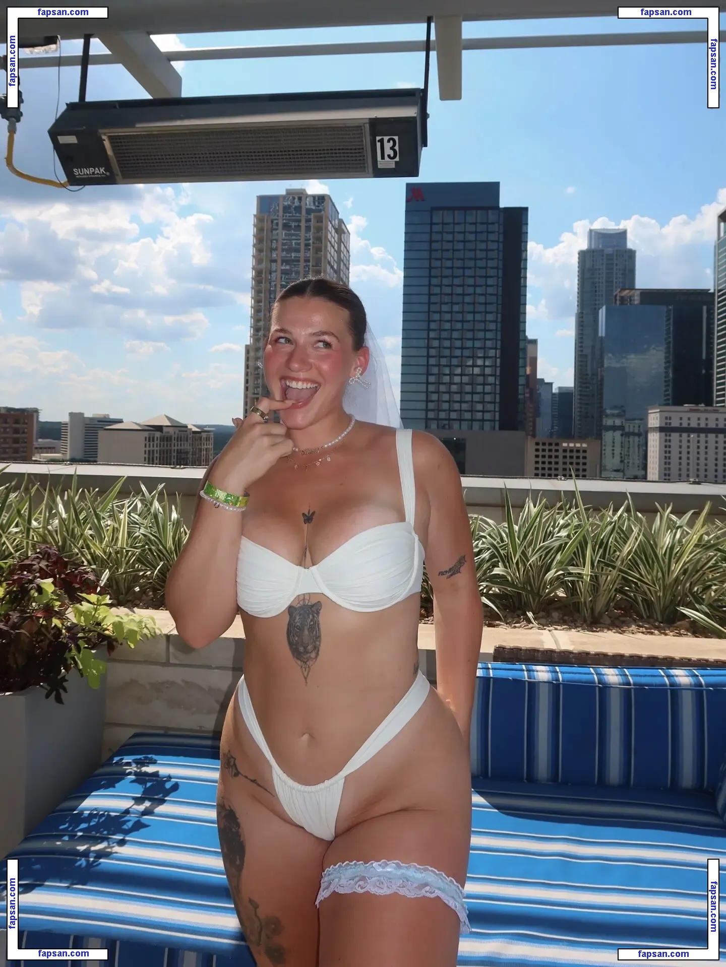 esther.burden nude photo #0014 from OnlyFans