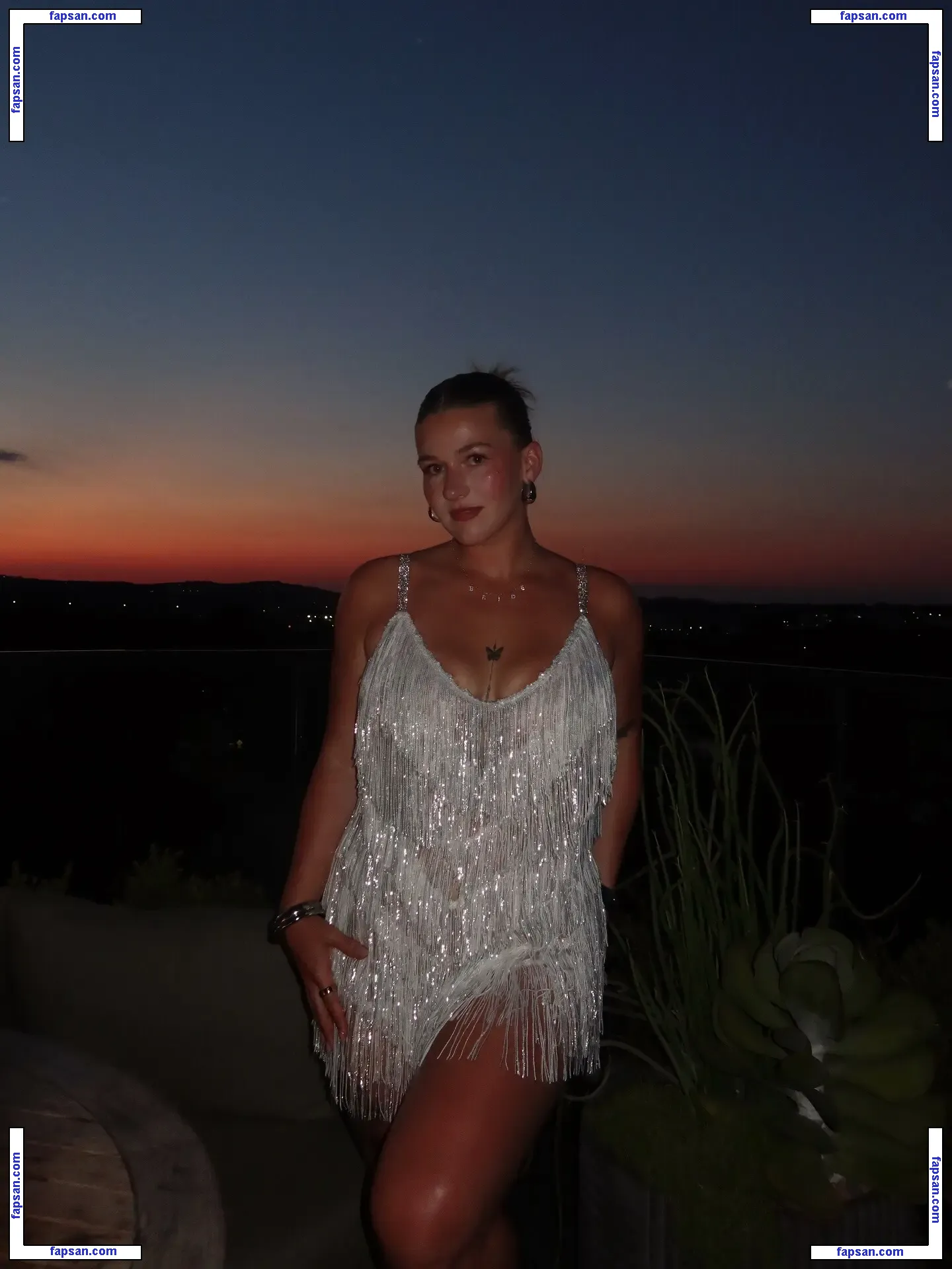 esther.burden nude photo #0018 from OnlyFans