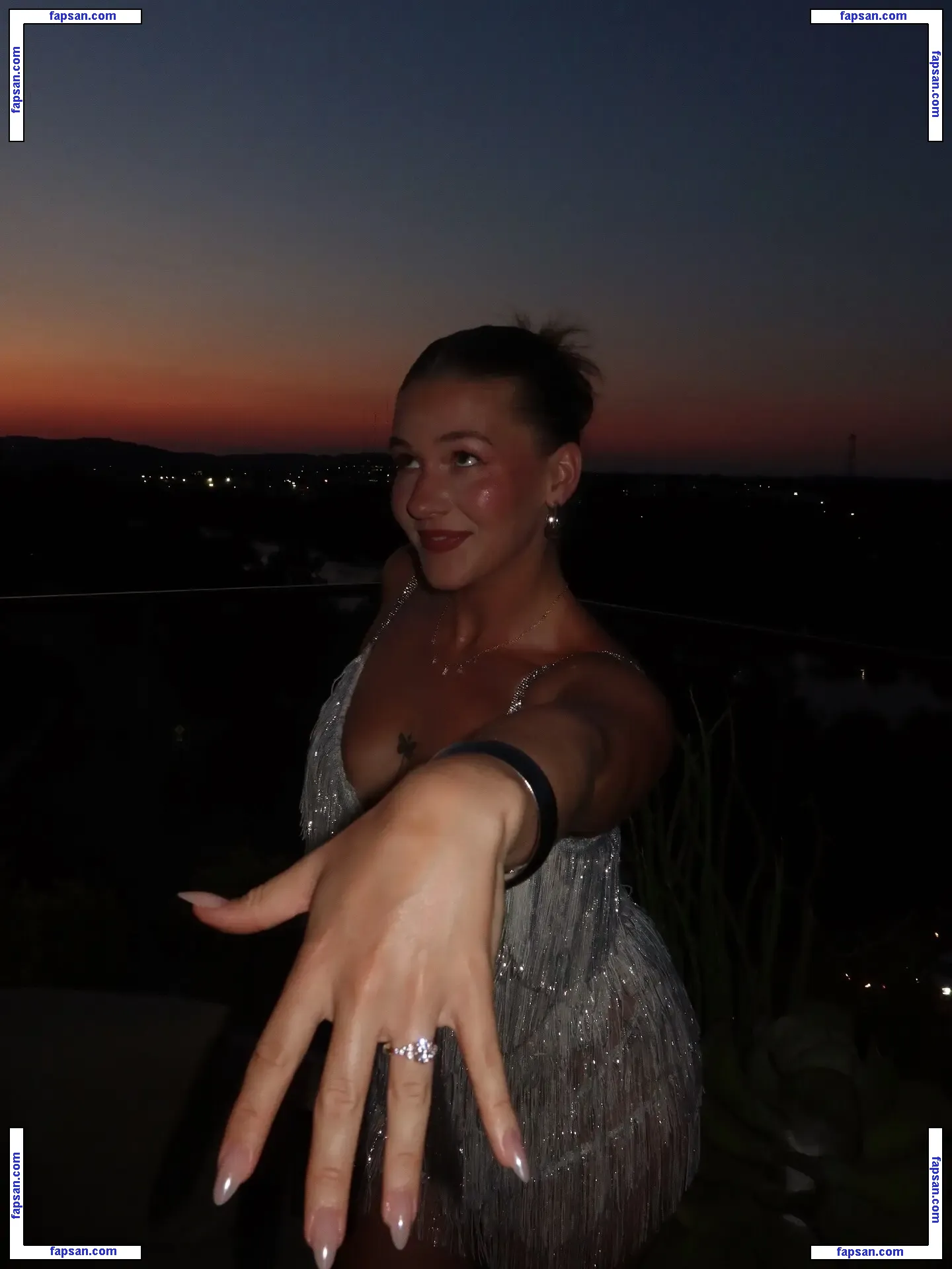 esther.burden nude photo #0025 from OnlyFans