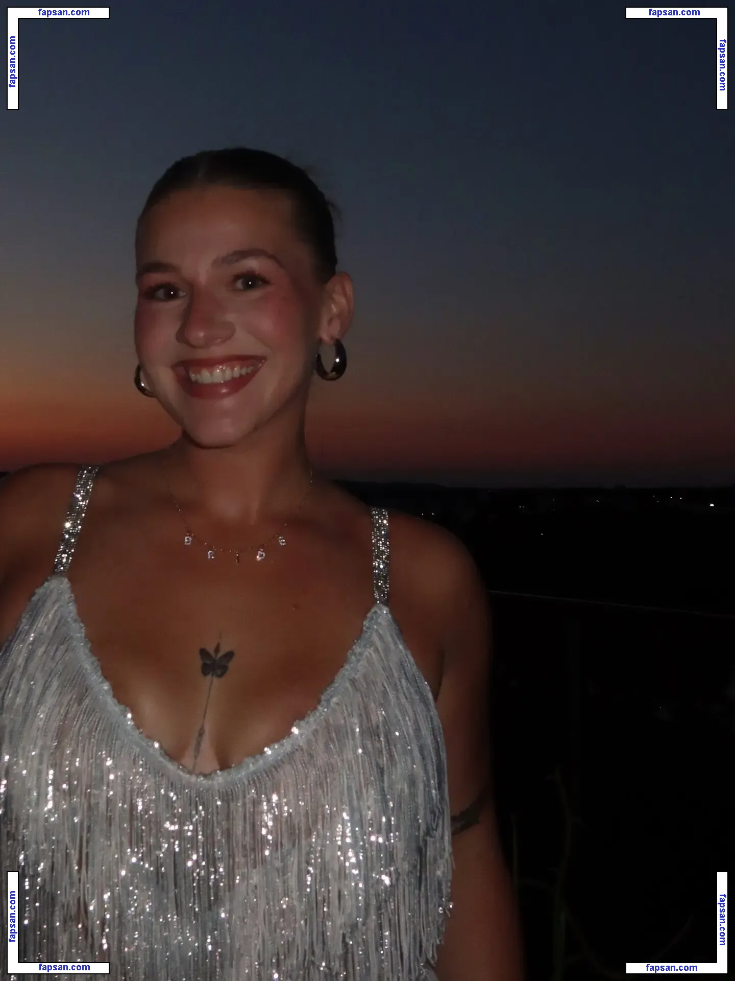 esther.burden nude photo #0026 from OnlyFans