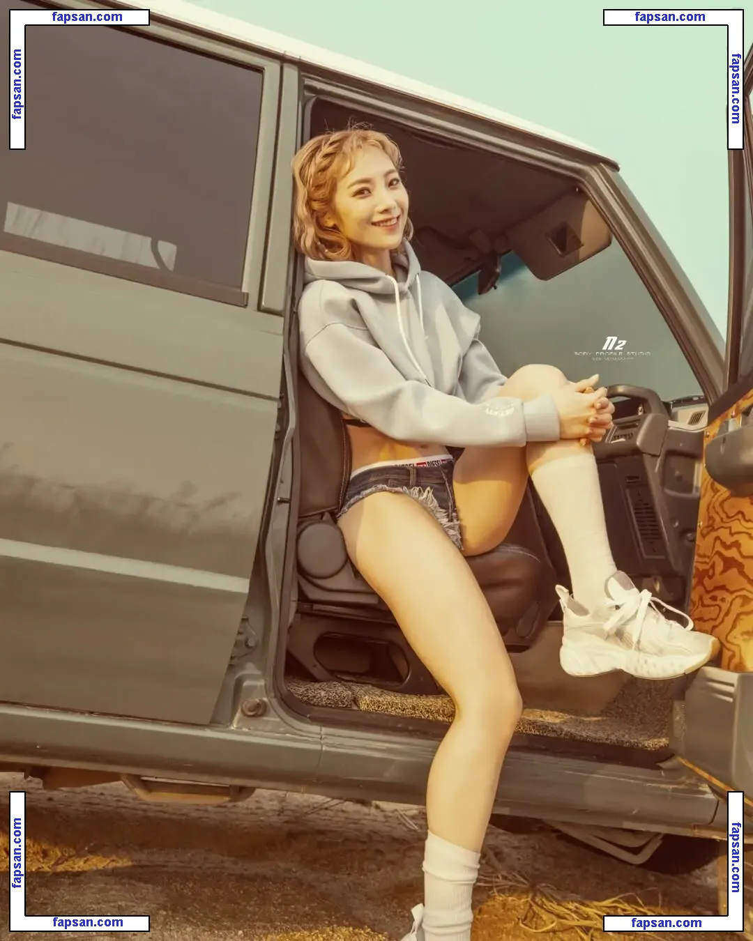 Euddeume nude photo #0008 from OnlyFans