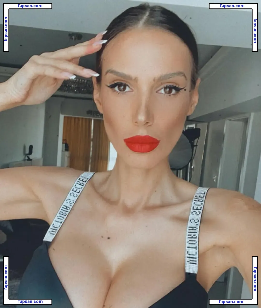 Eva Flawless голая фото #0017 с Онлифанс