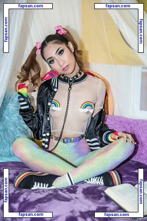 Eva Yi голая фото #0005 с Онлифанс