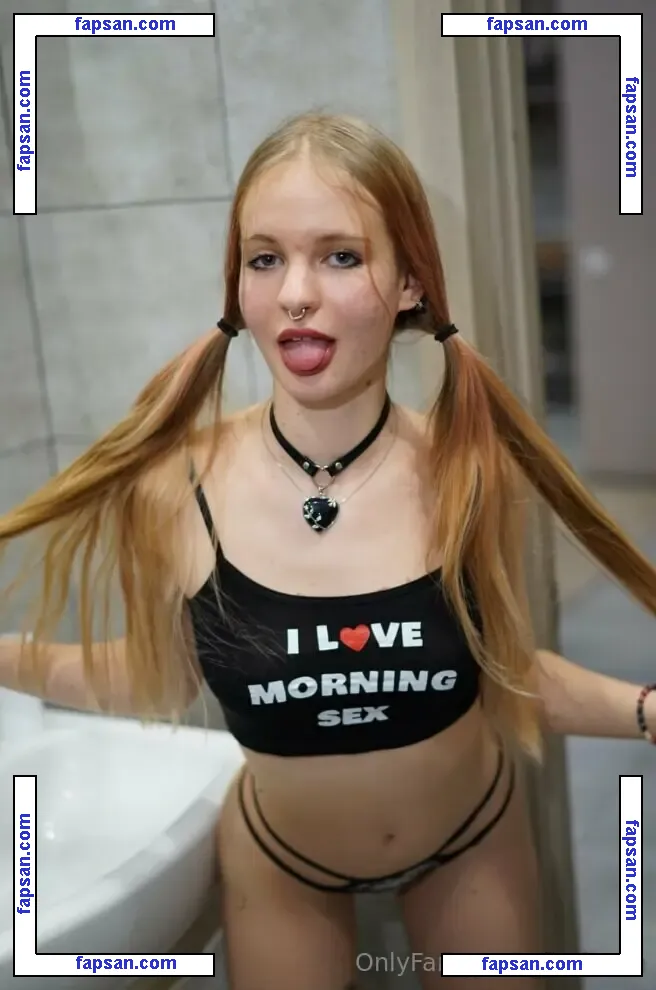 evaarouz nude photo #0020 from OnlyFans