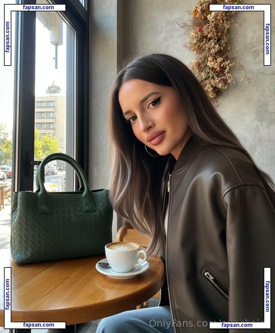 evachains голая фото #0033 с Онлифанс