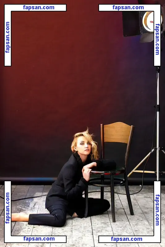 Evanna Lynch nude photo #0090 from OnlyFans