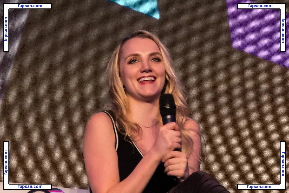 Evanna Lynch голая фото #0110 с Онлифанс