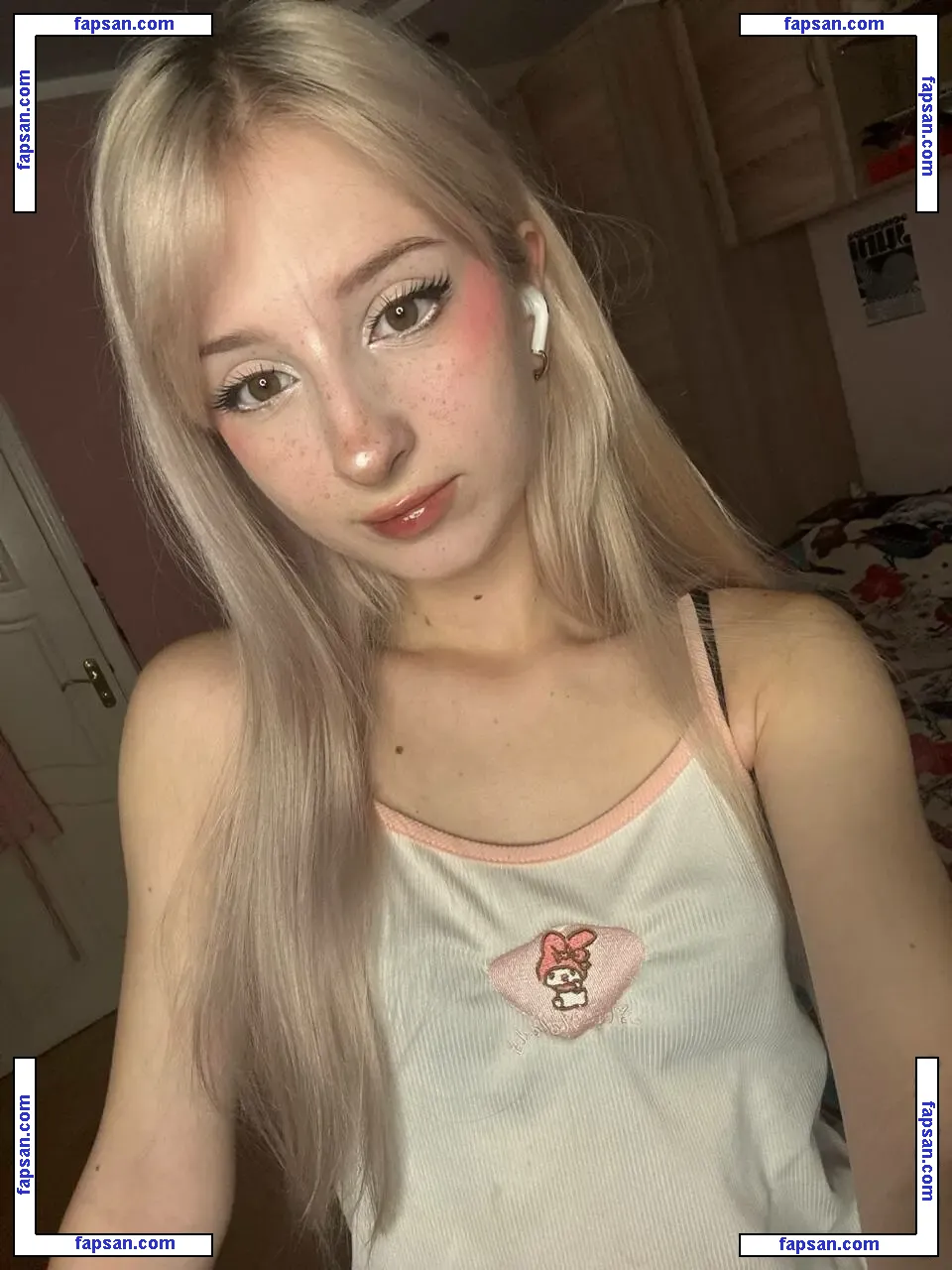 evaqt nude photo #0006 from OnlyFans