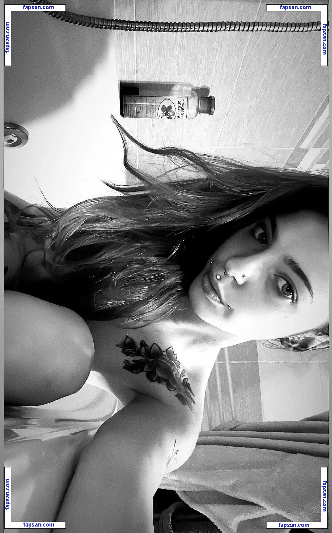 evasciacca nude photo #0011 from OnlyFans