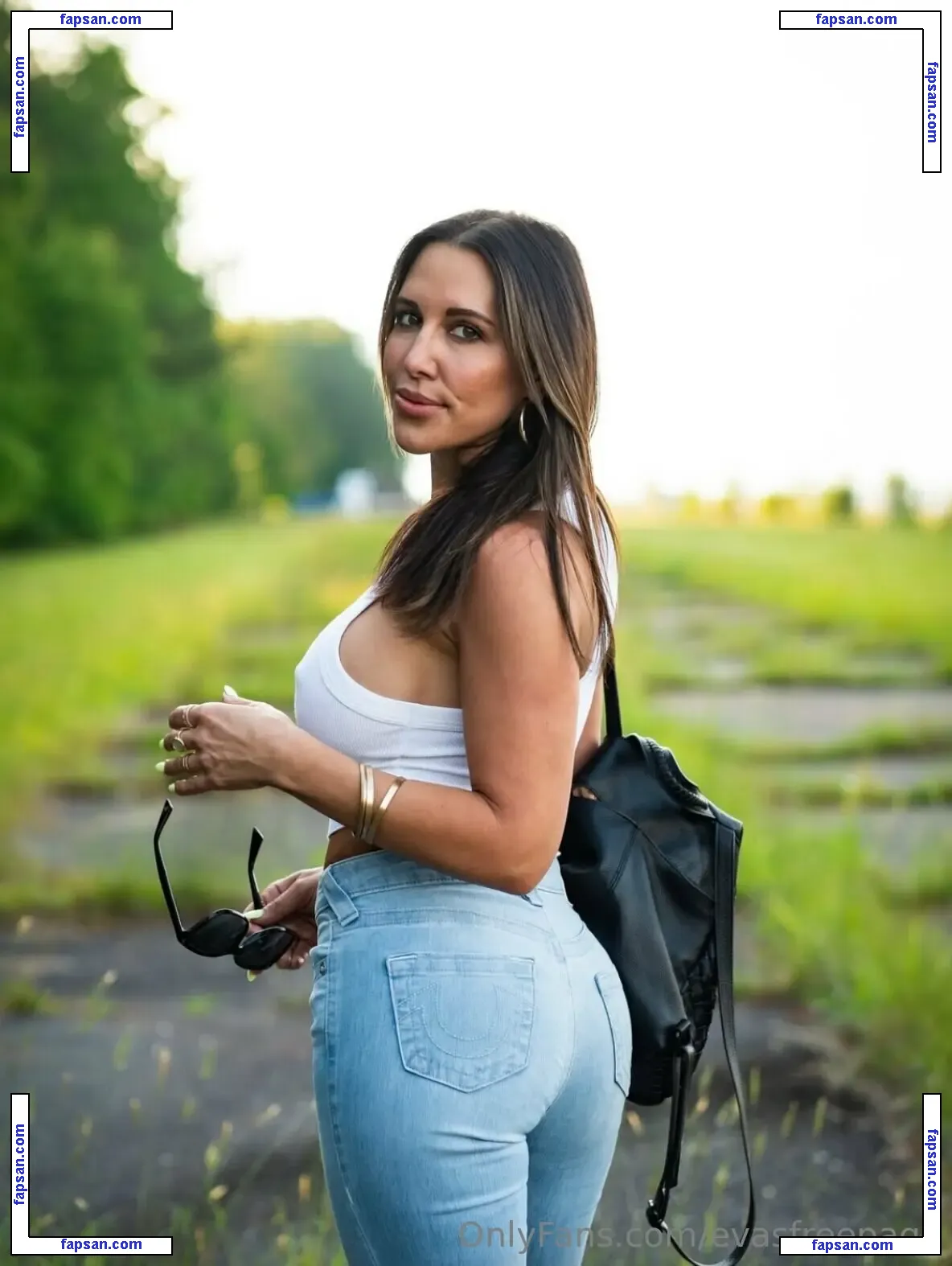 evasfreepage nude photo #0014 from OnlyFans