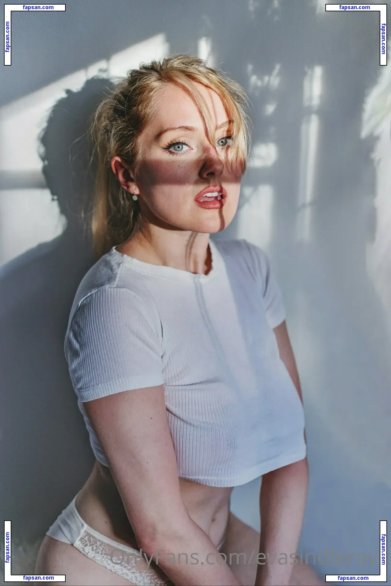 evasindlerova nude photo #0082 from OnlyFans